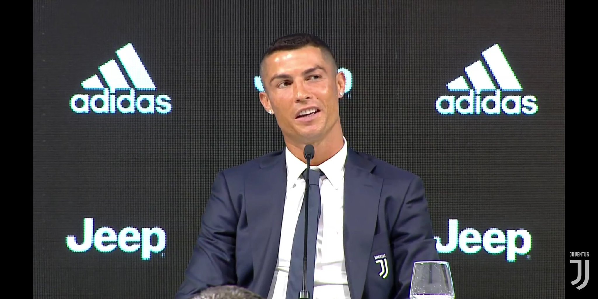 Cristiano Ronaldo é apresentado na Juventus: foi uma decisão