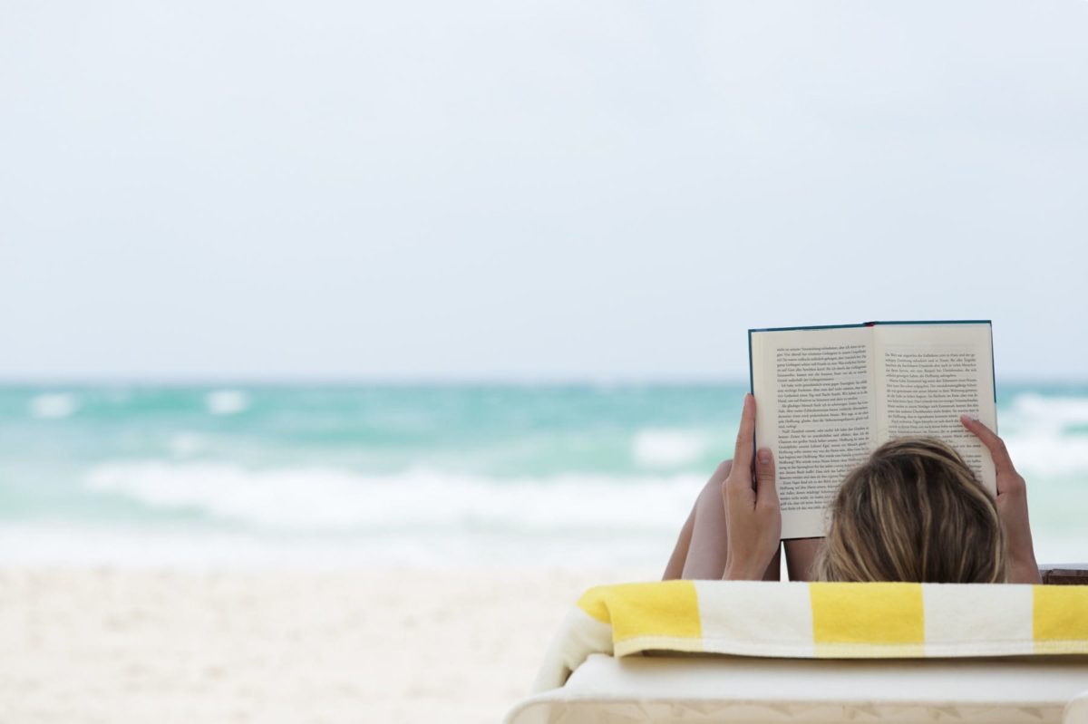 Com um livro nunca estamos sós: 25 sugestões para devorar este Verão