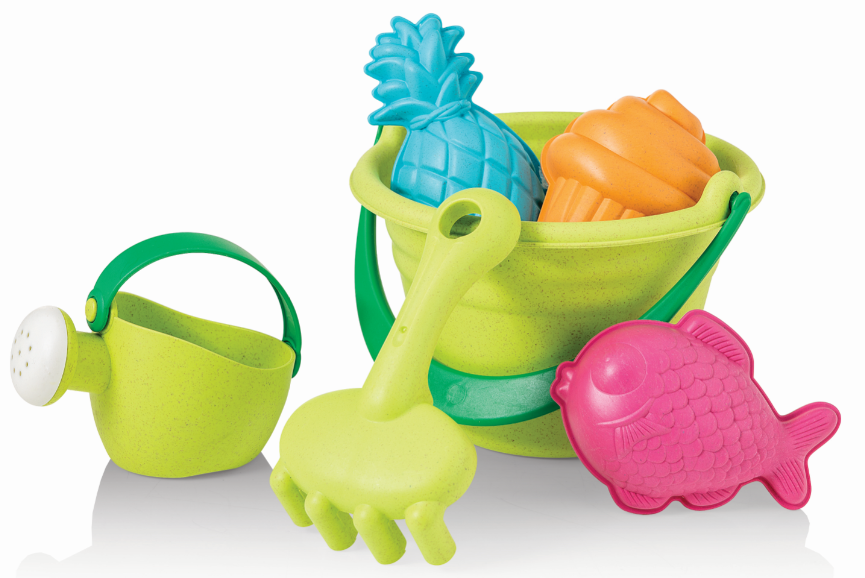 Esqueça o problema do transporte dos brinquedos de praia. Agora há baldes dobráveis