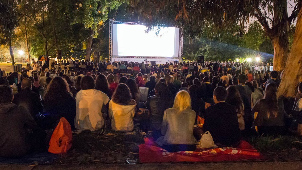 As sessões de cinema grátis e ao ar livre estão de volta ao Lumiar