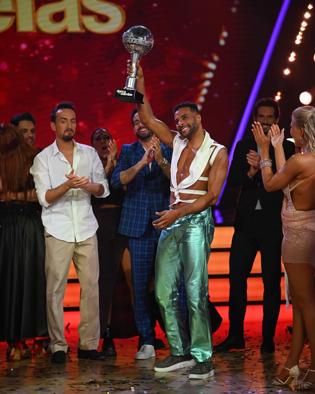 Nélson Évora ganhou o “Dança”, mas Cristina Ferreira foi a estrela da noite nestes trajes