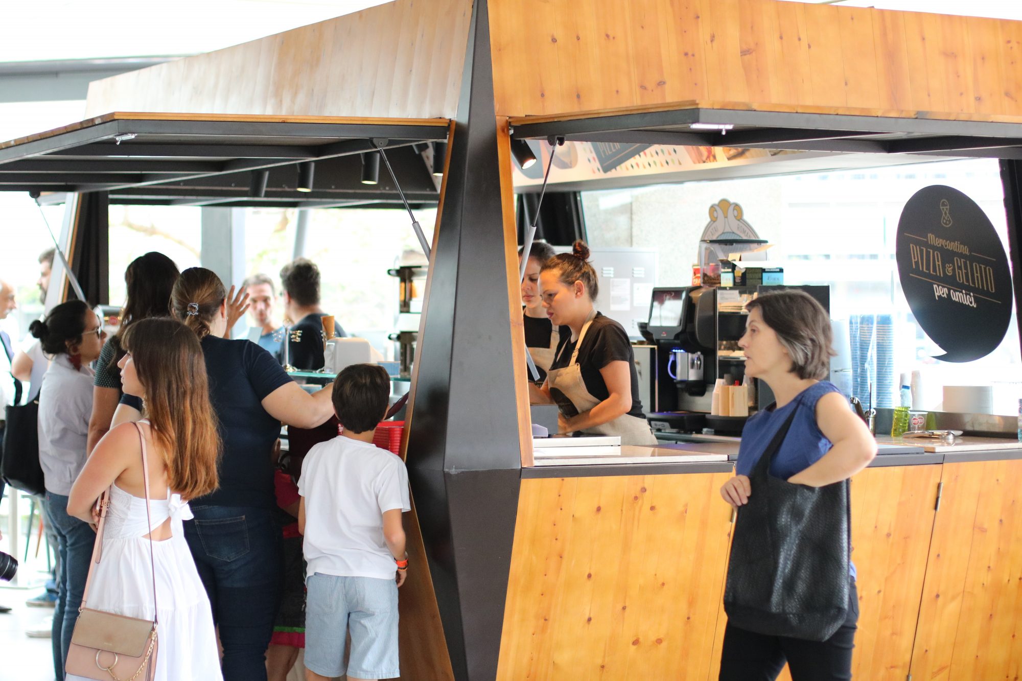 Mercantina abre quiosque em Alvalade com pizzas a metro e gelados Davvero