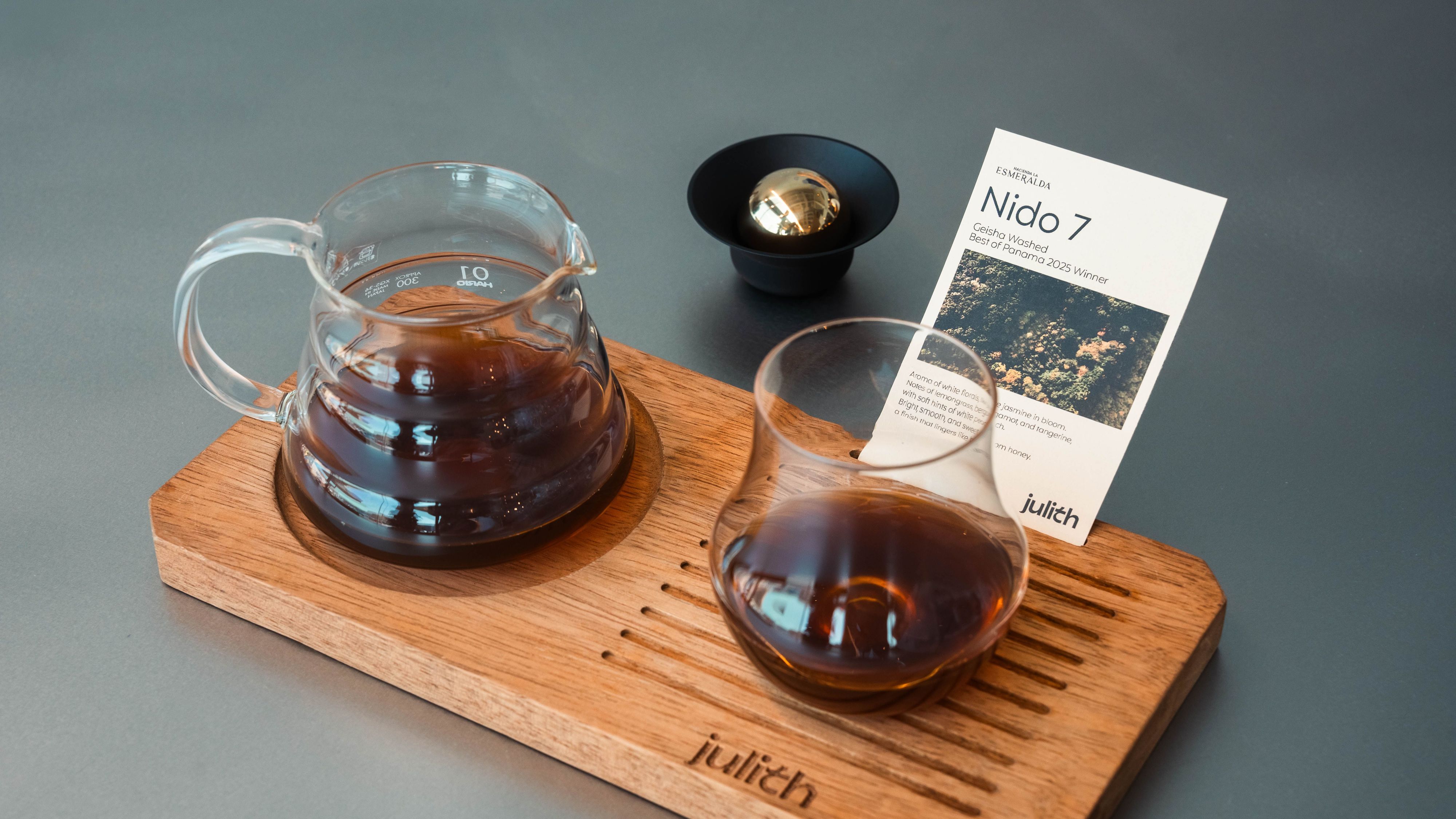 Este copo de café custa 850€ e é o mais caro do mundo. Saiba onde o pode provar e a que sabe