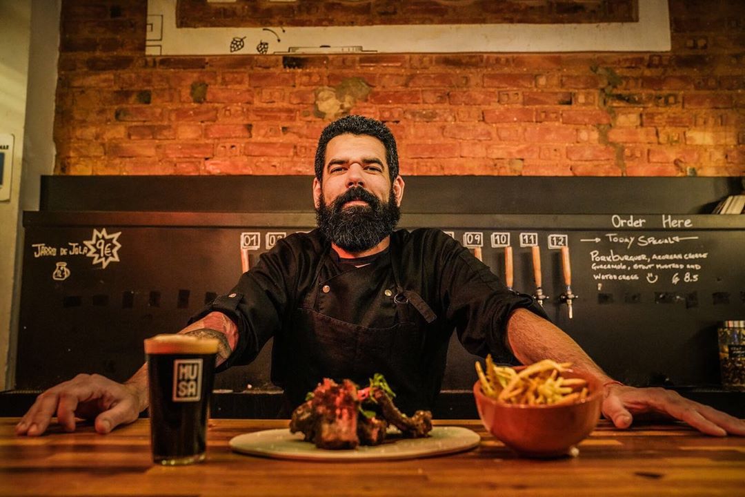 Há batalhas de petiscos na Musa. O primeiro? Porco vs. Borrego