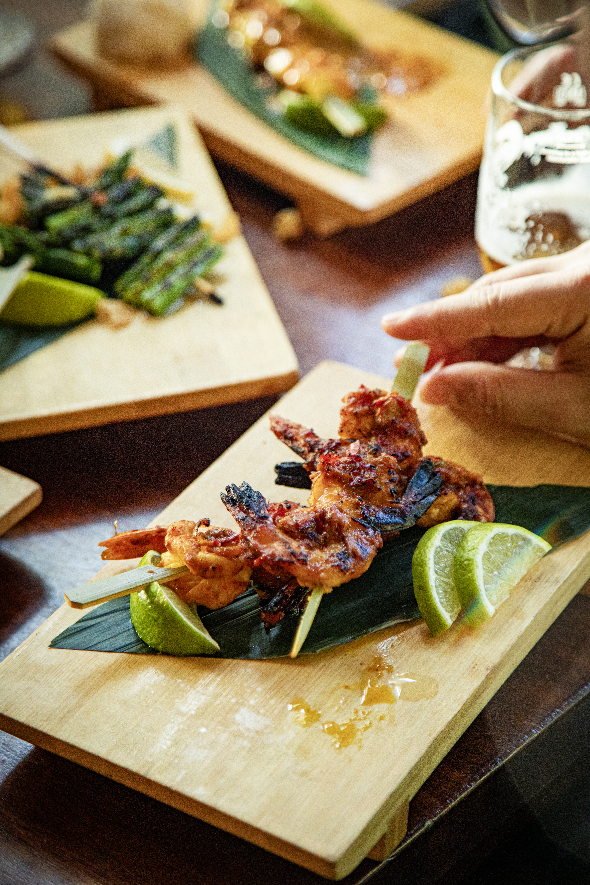 Neste conhecido restaurante de sushi, o frango e o camarão são reis em novembro. Saiba porquê