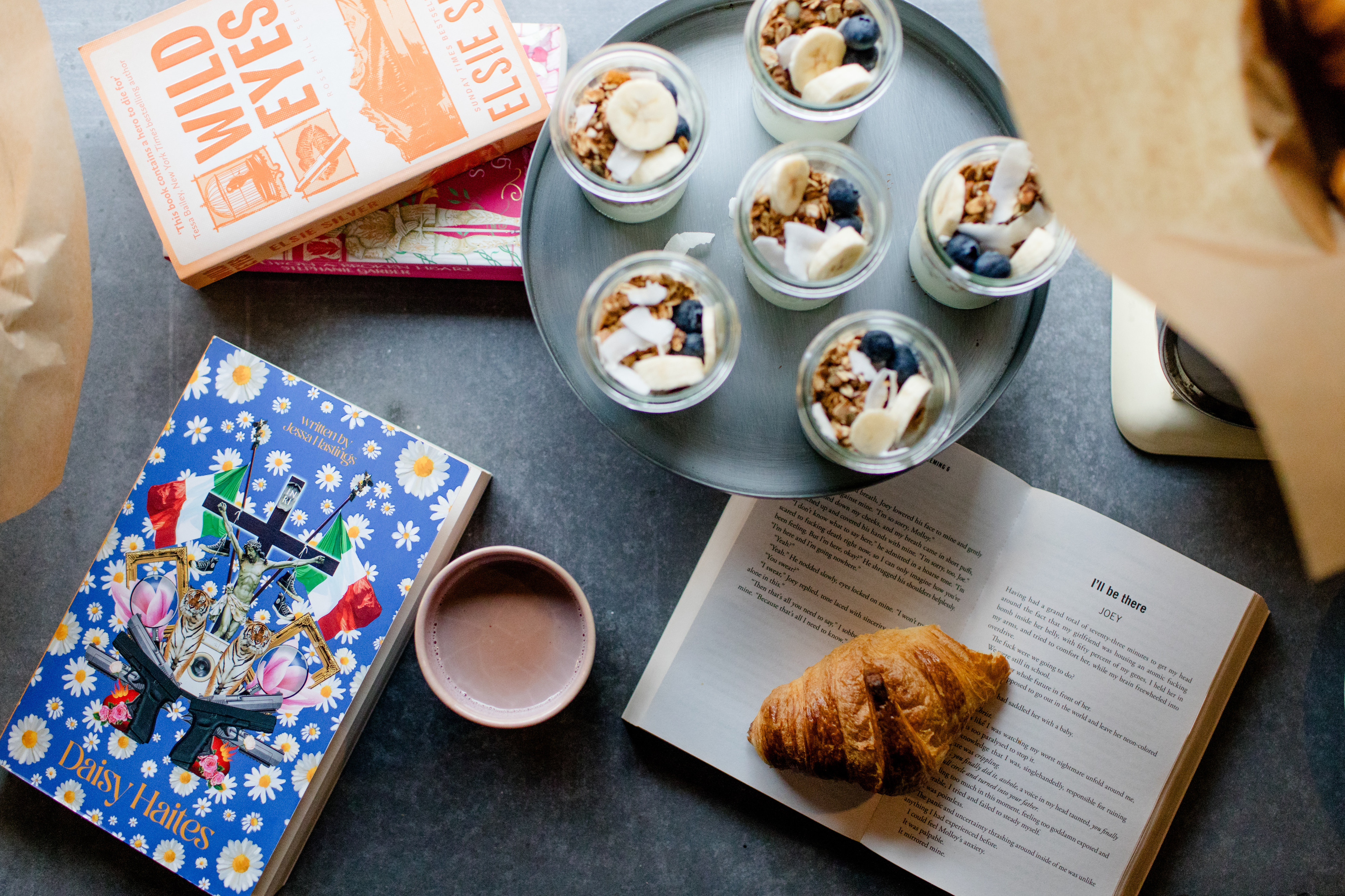 The Upstairs é o novo clube de leitura d’ O Bolo da Marta, onde a literatura e pastelaria são protagonistas