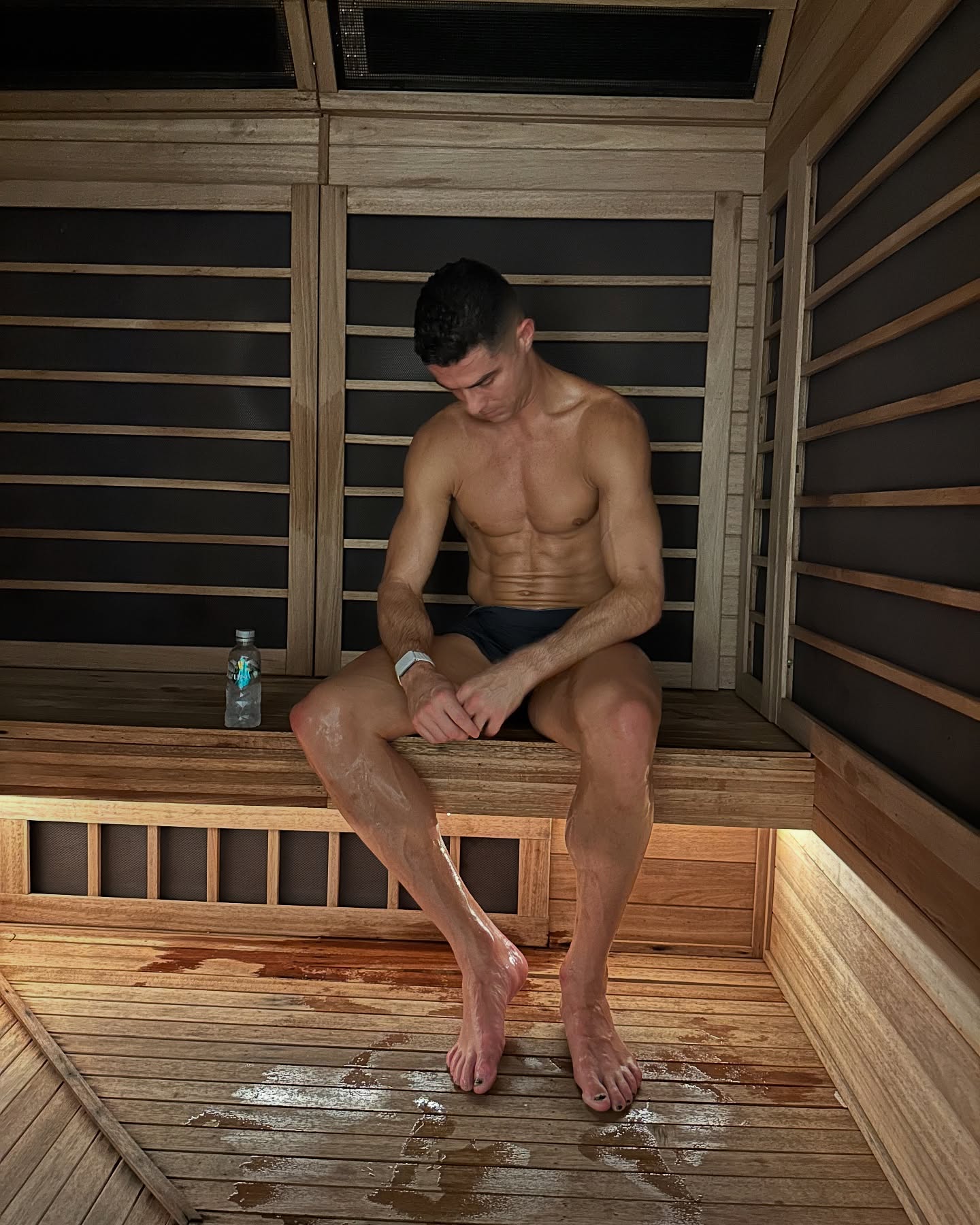 Esta pulseira super tecnológica já conquistou CR7 e não custa uma fortuna. Saiba tudo sobre a Whoop