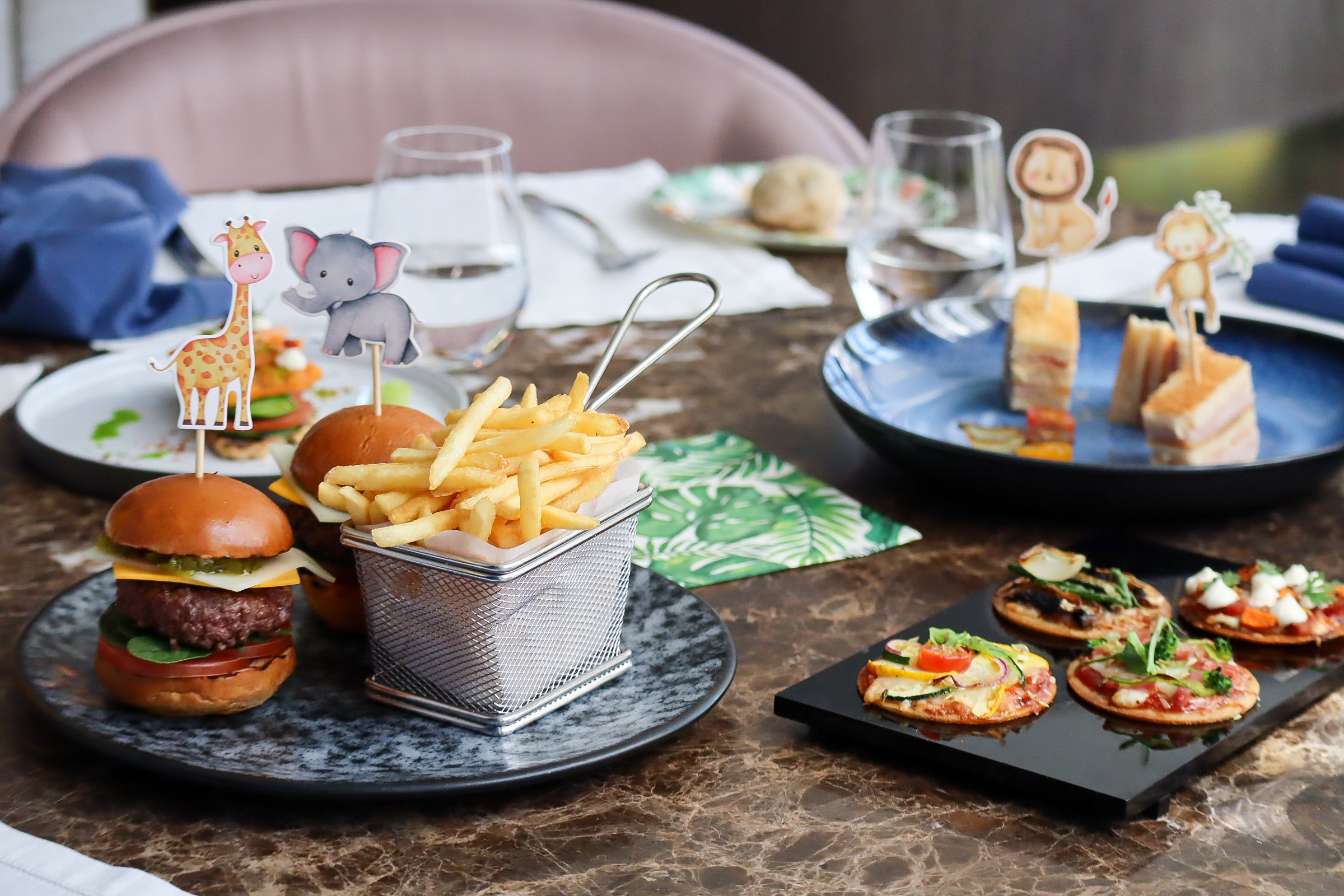 No Dia da Criança, faça a festa com os mais pequenos num brunch selvagem (e delicioso)