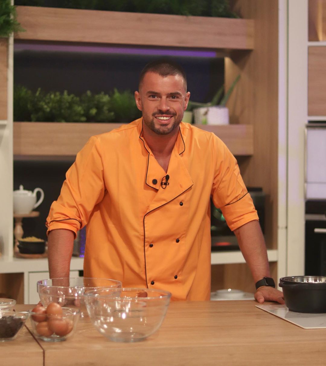 Marco Costa em momento insólito na TVI: “Uma pessoa vem falar de bolos e querem falar de outras coisas”