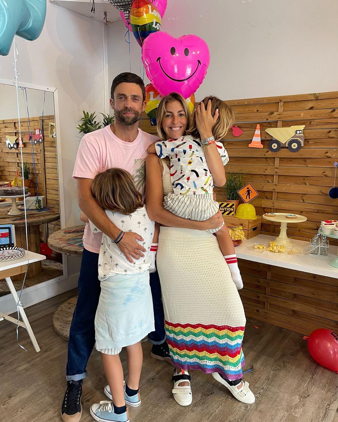 Diogo Amaral faz 43 anos. Veja 17 fotos do ator recém-casado em família