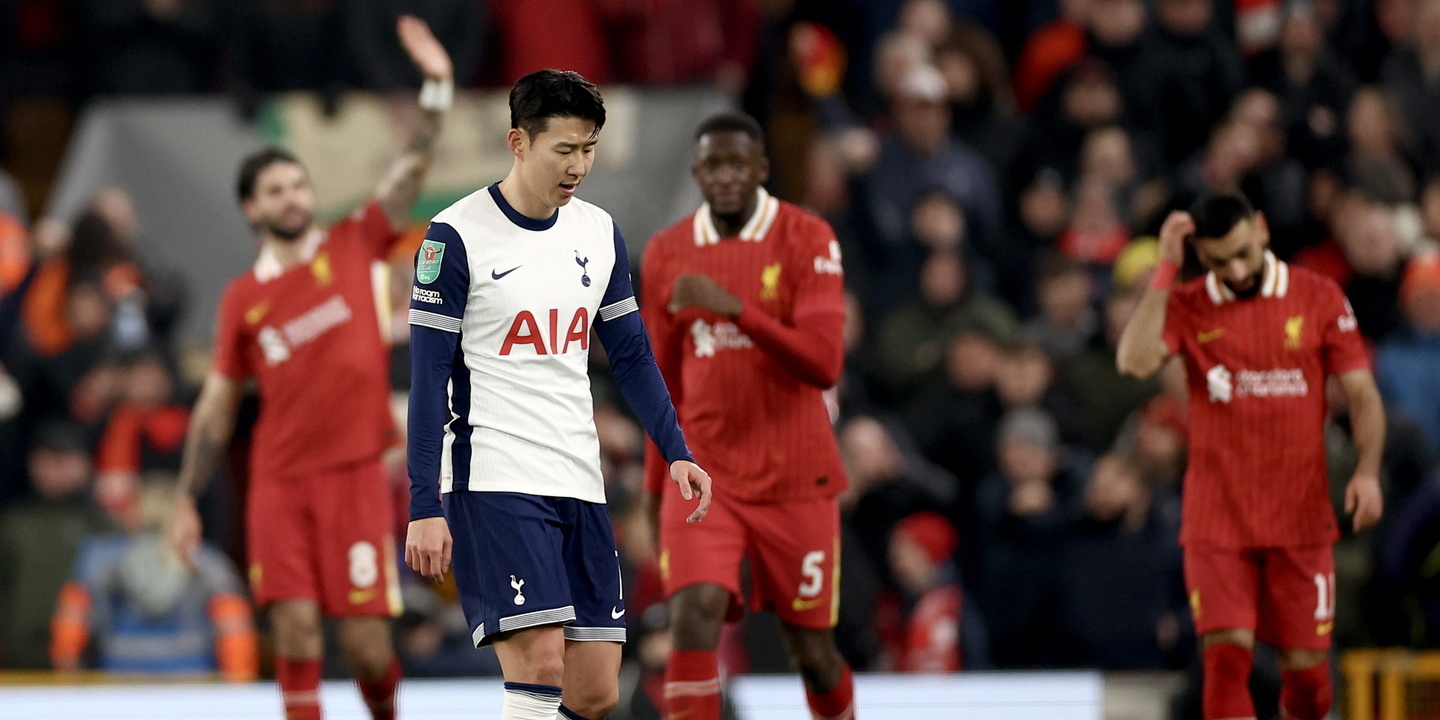 Liverpool goleia Tottenham e avança para a final da Taça da Liga