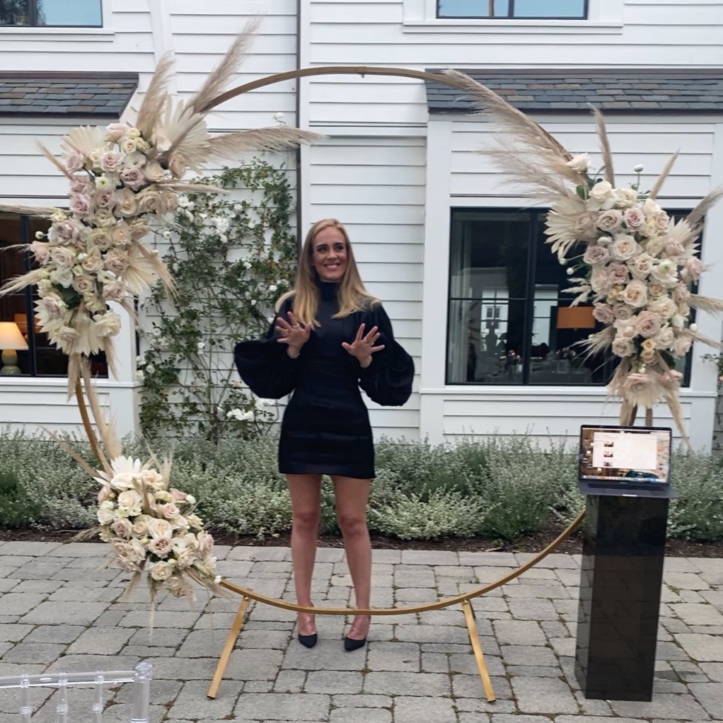 Adele está irreconhecível. Foto que partilhou no aniversário deixou os fãs de boca aberta