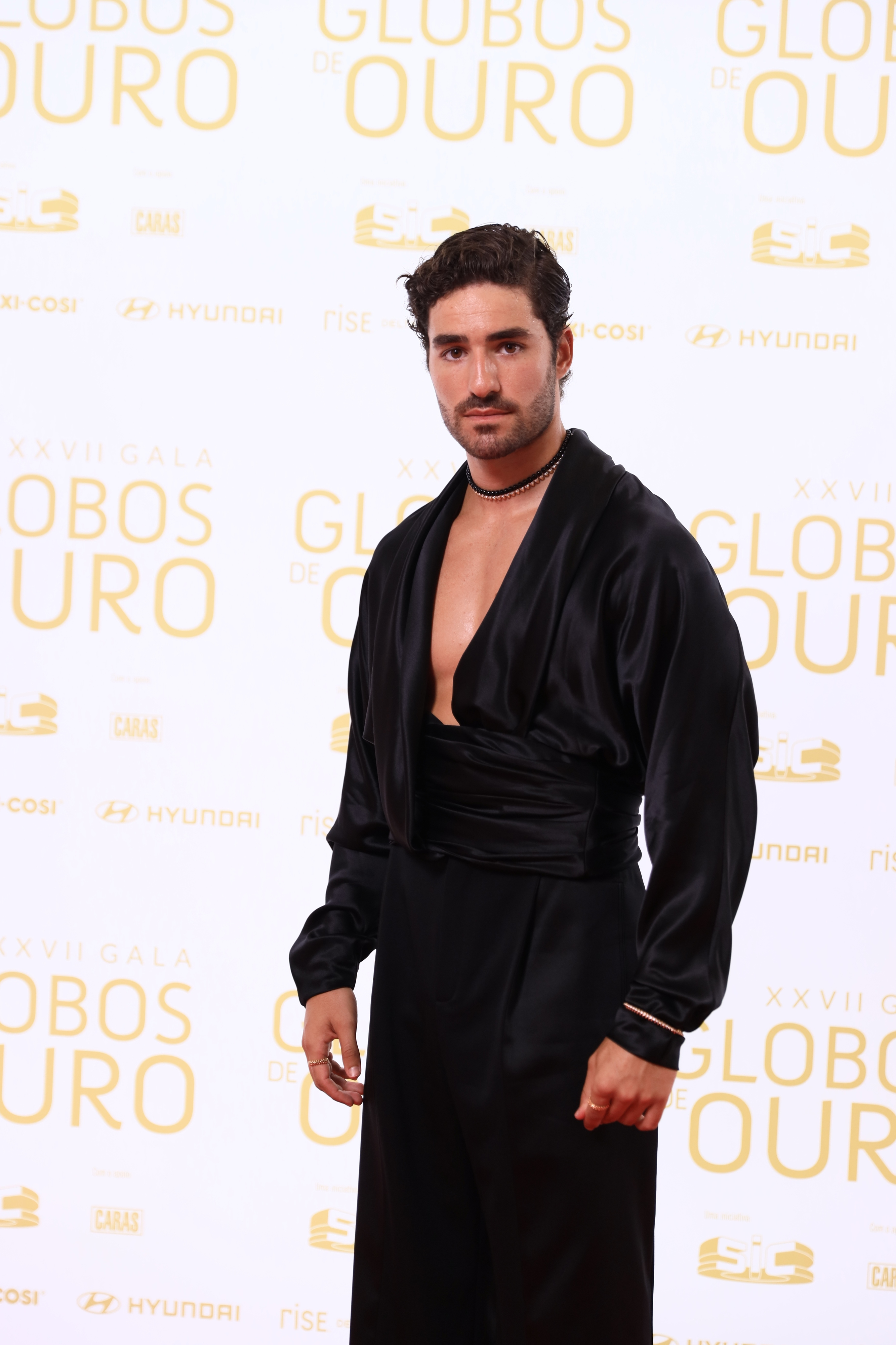 José Condessa dedicou Globo de Ouro a Bárbara Branco. “O amor não morre, acho que o amor deixa só de existir”