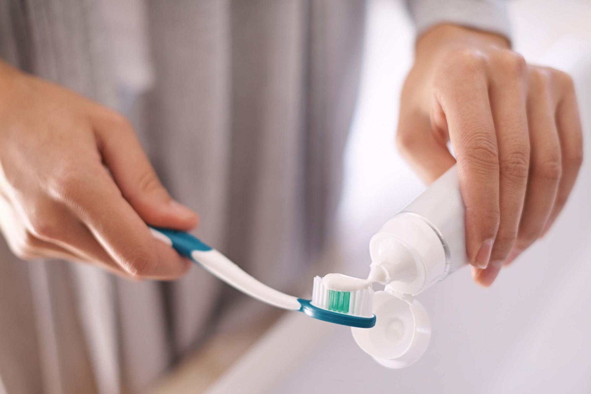 Criança de 11 anos morre com reação alérgica à pasta de dentes