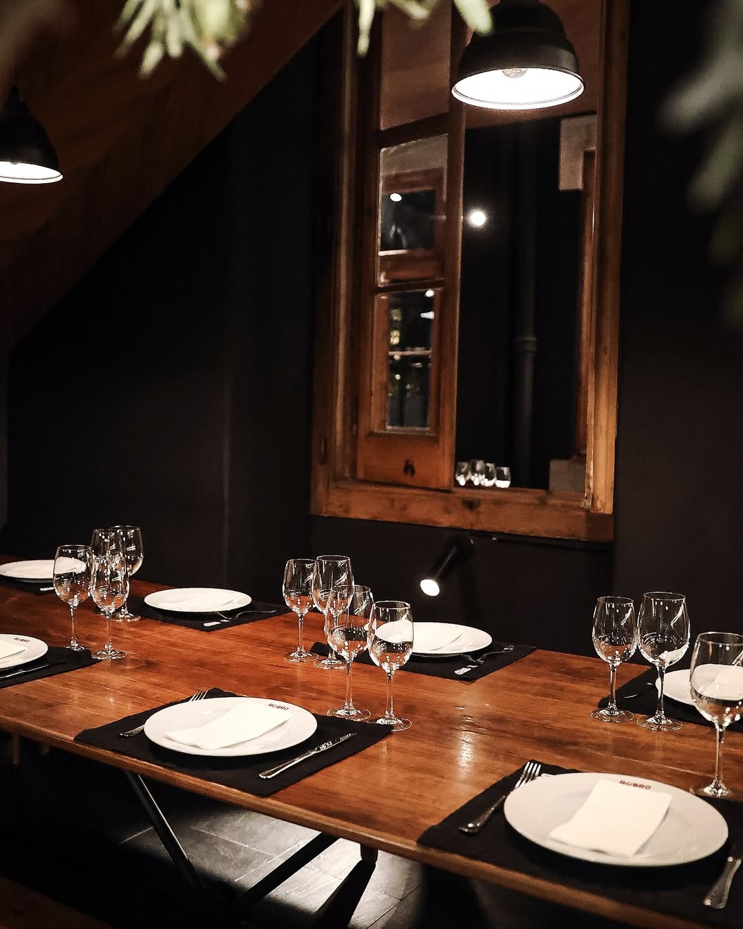 Os amantes de vinho não podem perder esta prova aliada a boa comida num serão único e informal