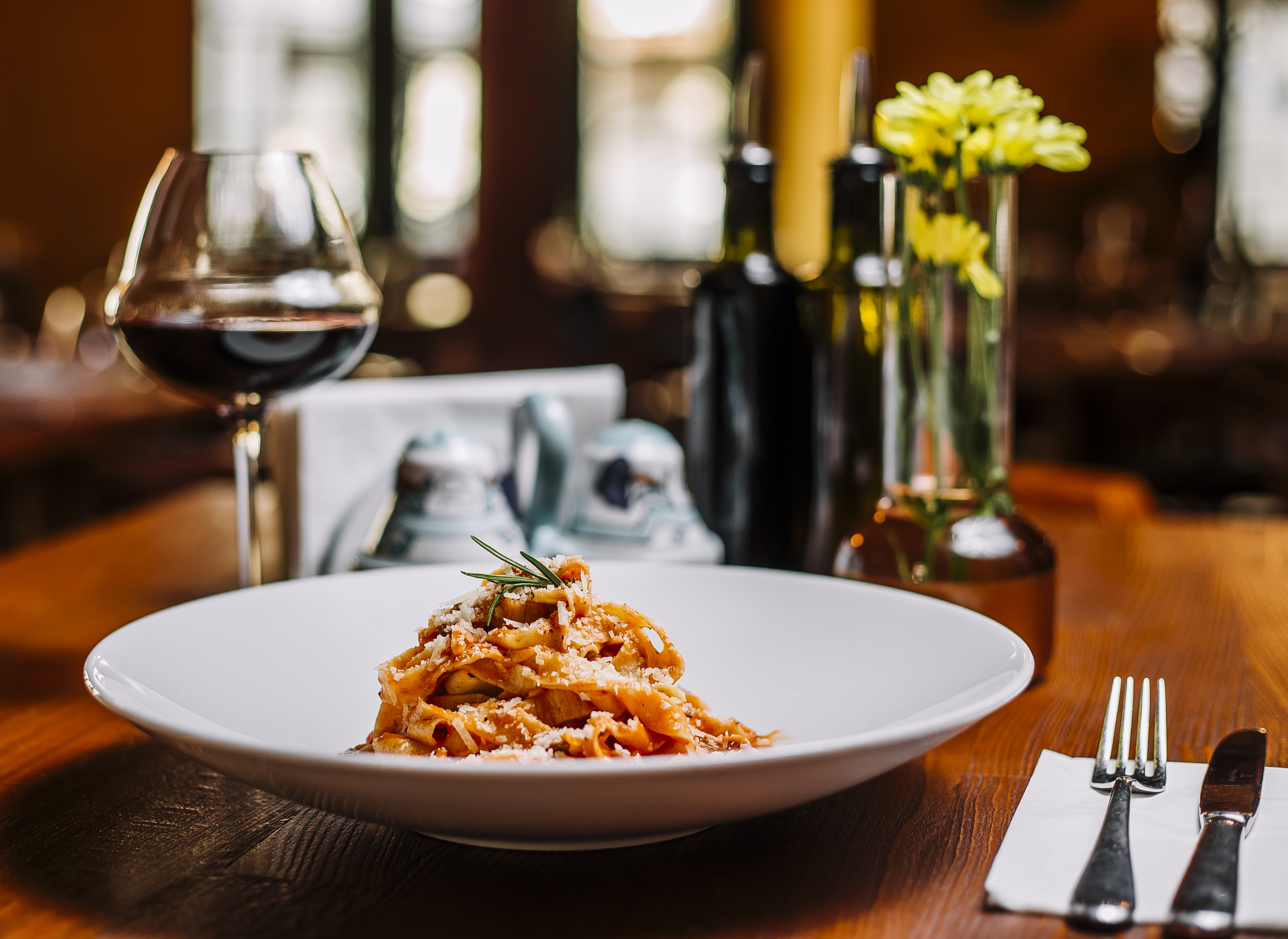 A Zomato está com uma super campanha e oferece um ano de subscrição grátis de Zomato Pro. Foodies, corram