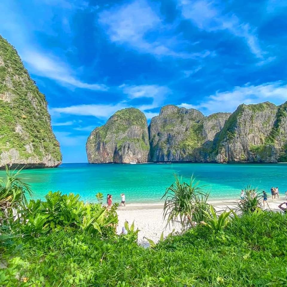 Famosa praia do filme de Leonardo DiCaprio reabre ao público após 4 anos encerrada