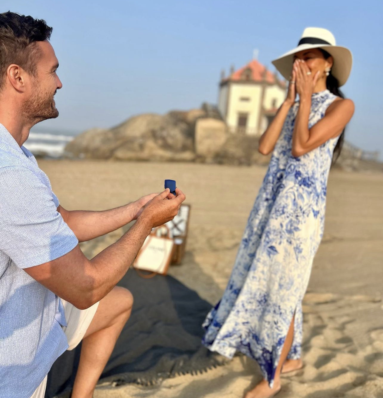 Estrela da banda Pussycat Dolls foi pedida em casamento na Praia do Senhor da Pedra, em Gaia. E disse “sim”