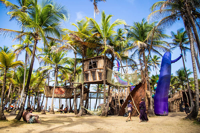 Foram para um festival no Panamá em Março. Com o fechar de fronteiras, ainda lá estão