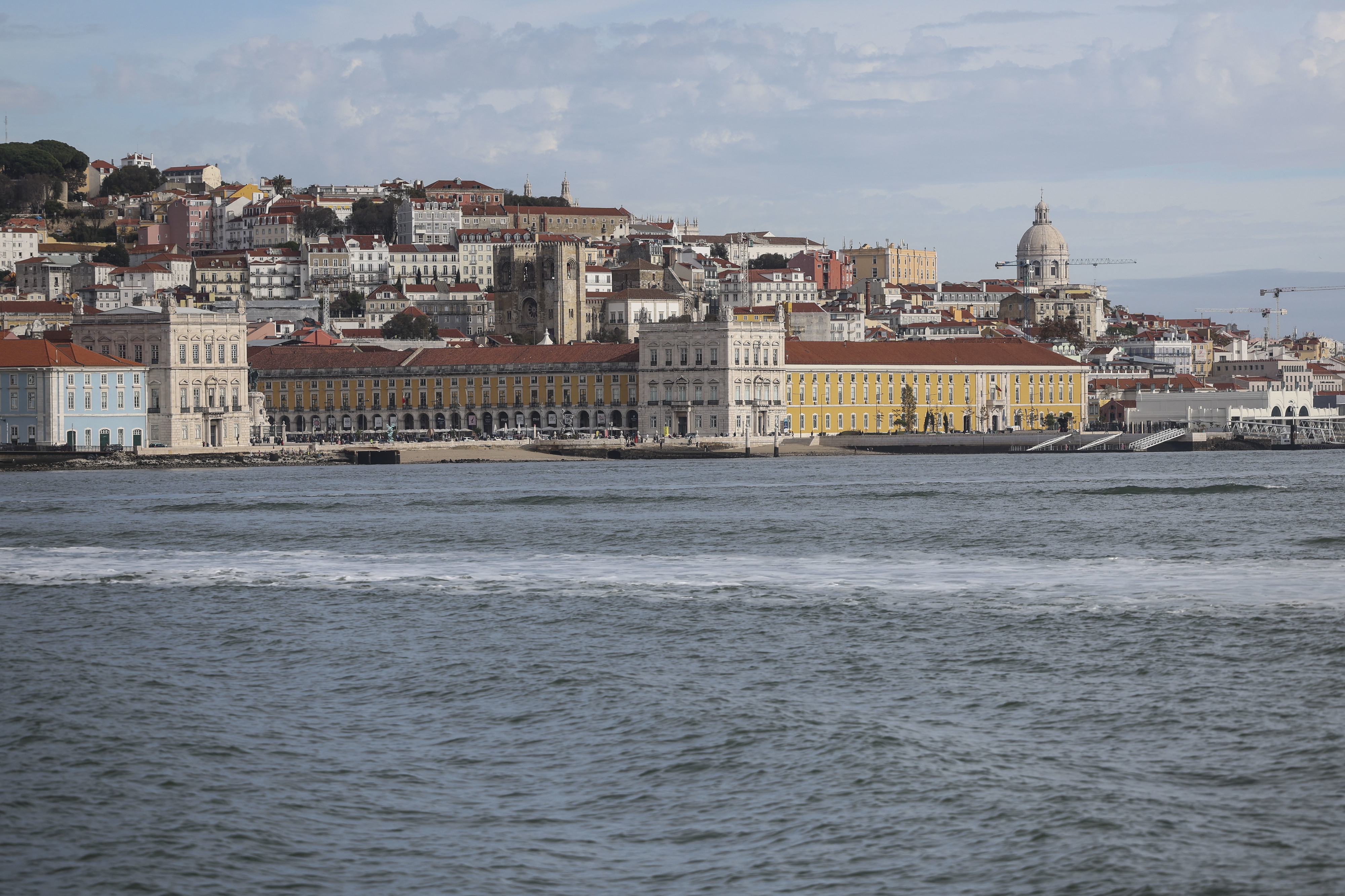 Câmara de Lisboa não aumenta rendas municipais este ano prescindindo de 1,34 milhões de euros