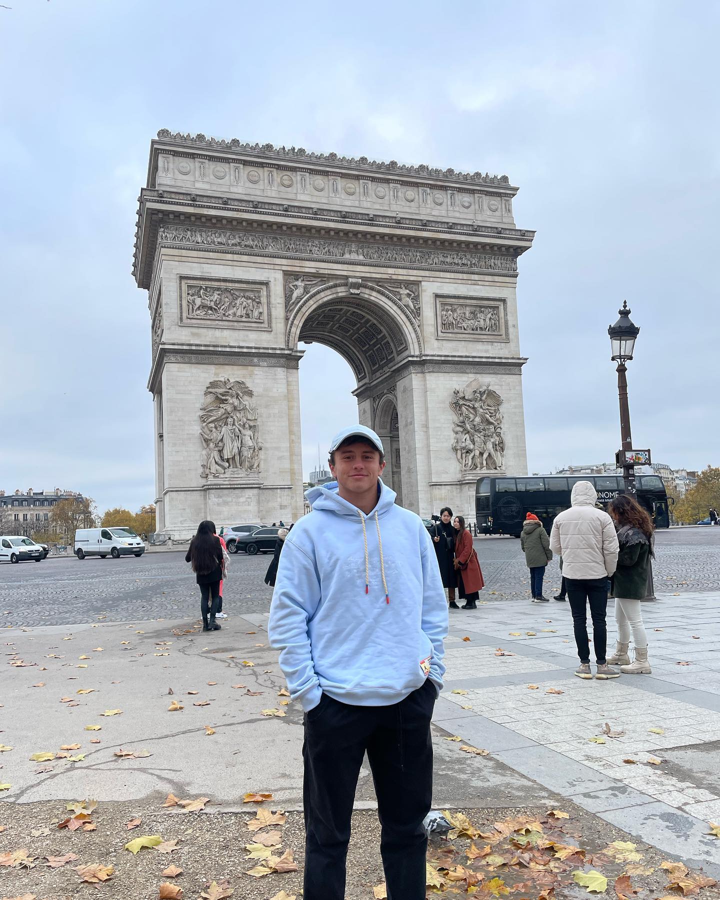 João Neves é a jovem promessa do Benfica. 13 fotos do futebolista de 19 anos longe dos relvados