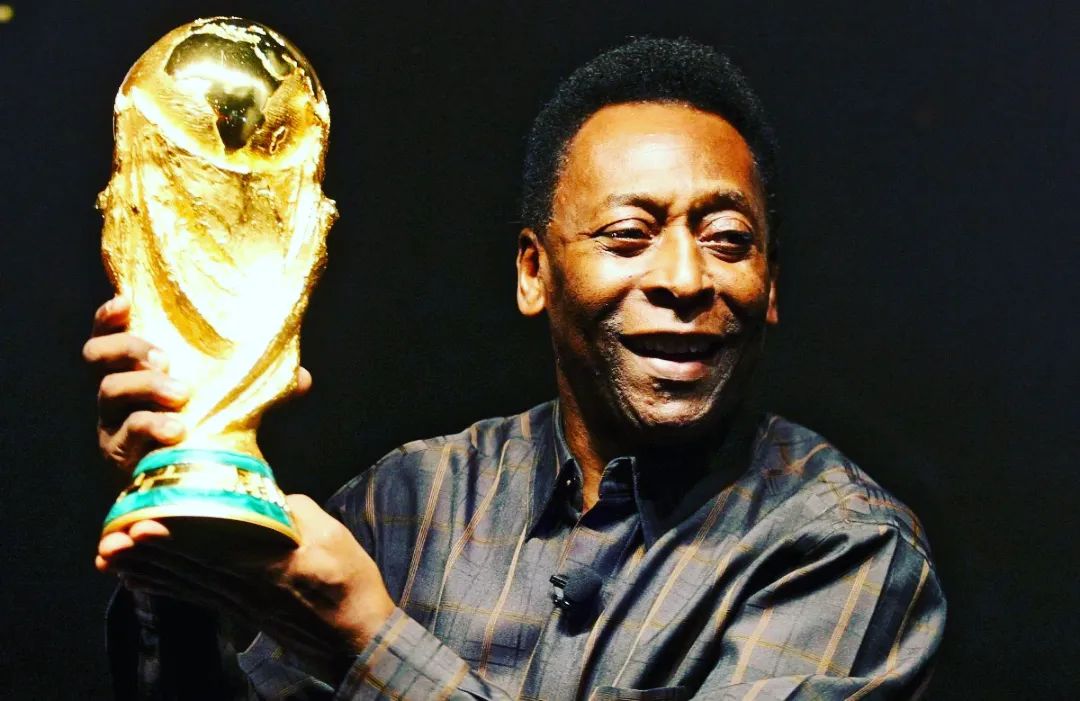 Morreu Pelé. Eterno rei dos relvados tinha 82 anos