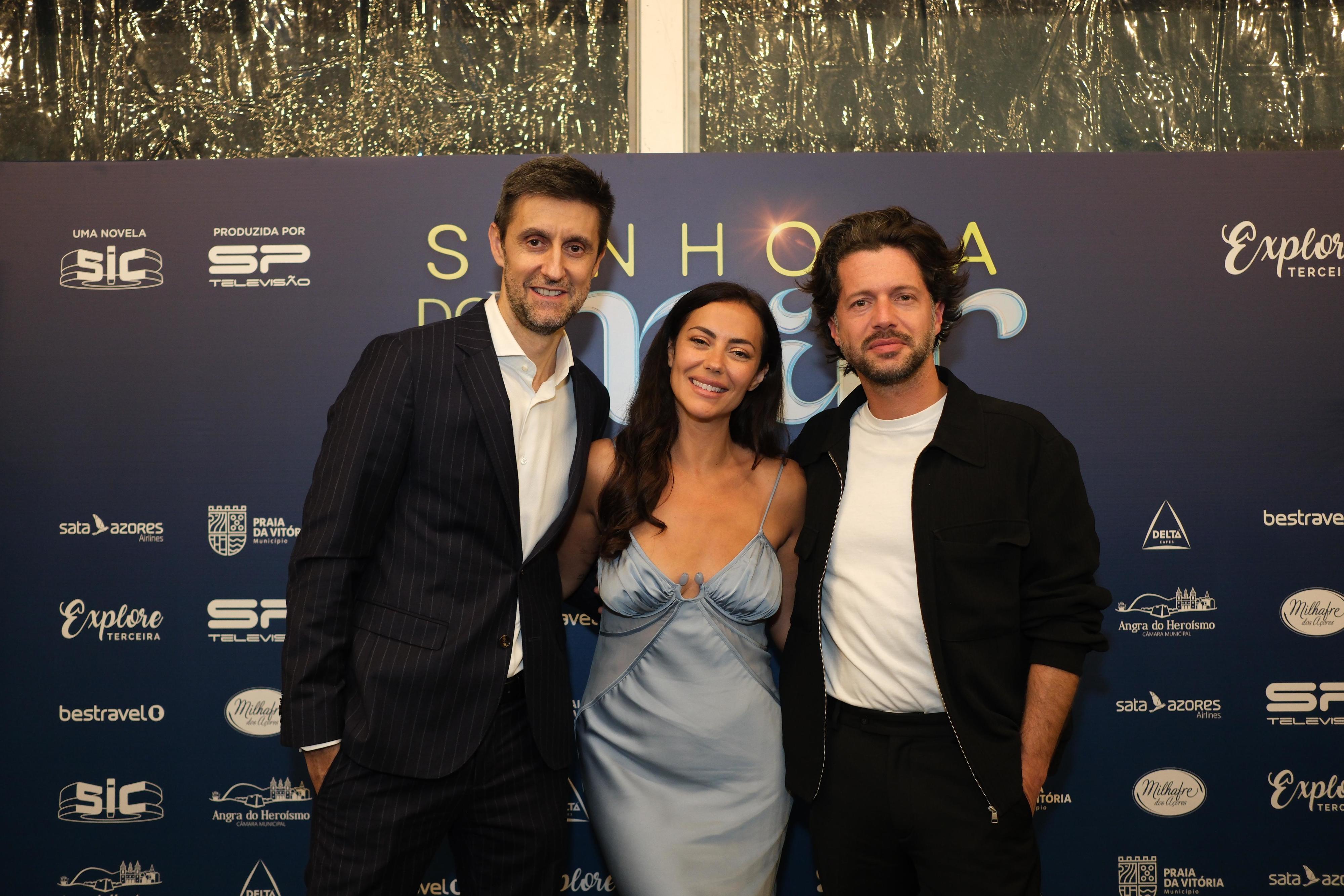 Novela molhada, novela abençoada. Elenco de “Senhora do Mar” festeja estreia nos Açores. Veja os looks