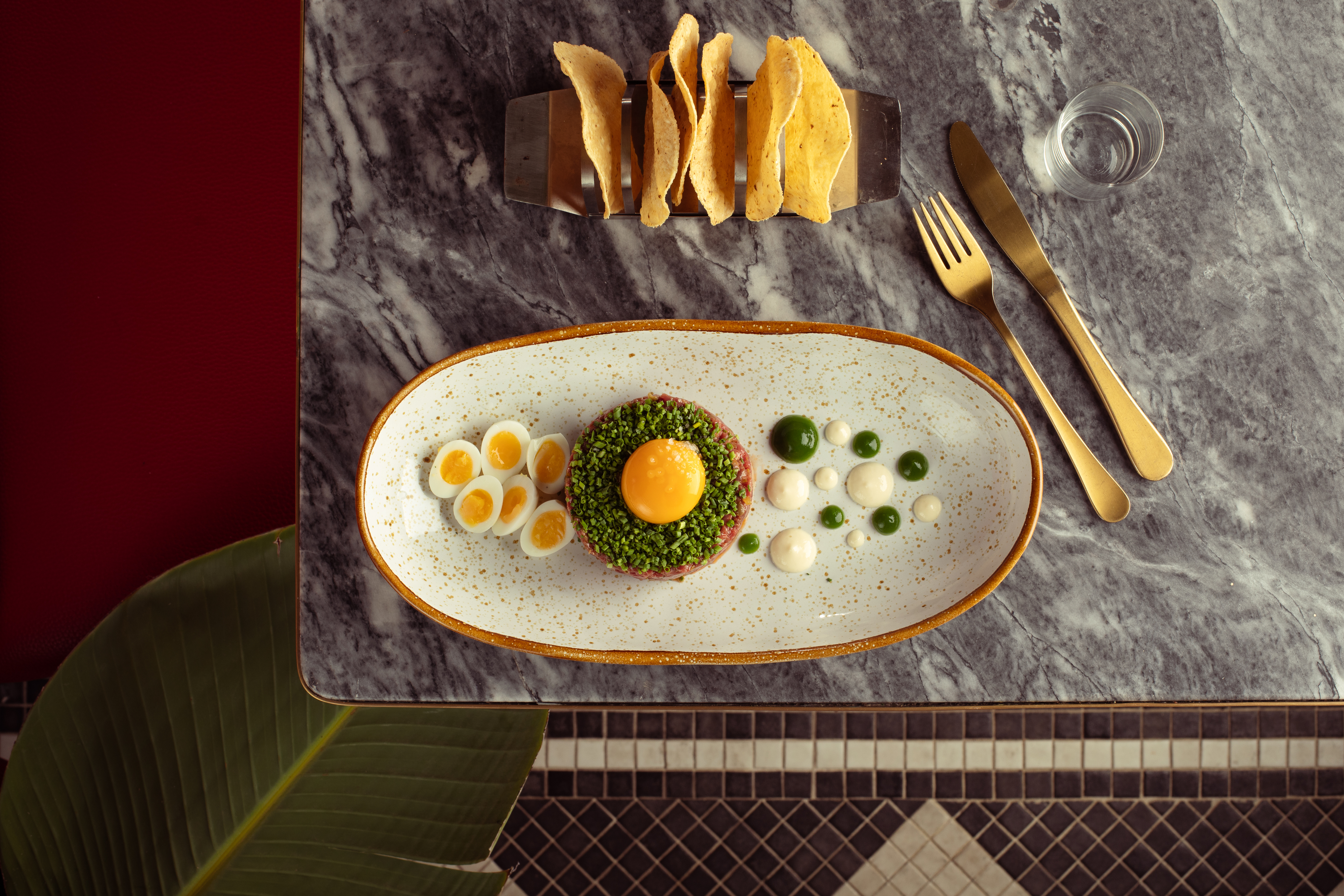 O Boteco do chef Kiko reabriu e traz novidades na carta — como o tártaro de picanha