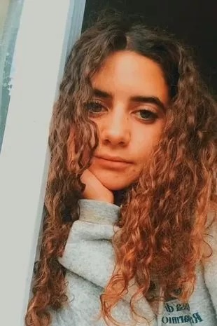 Horror em Itália. Jovem de 22 anos teve dois bebés em segredo e enterrou-os no jardim de casa