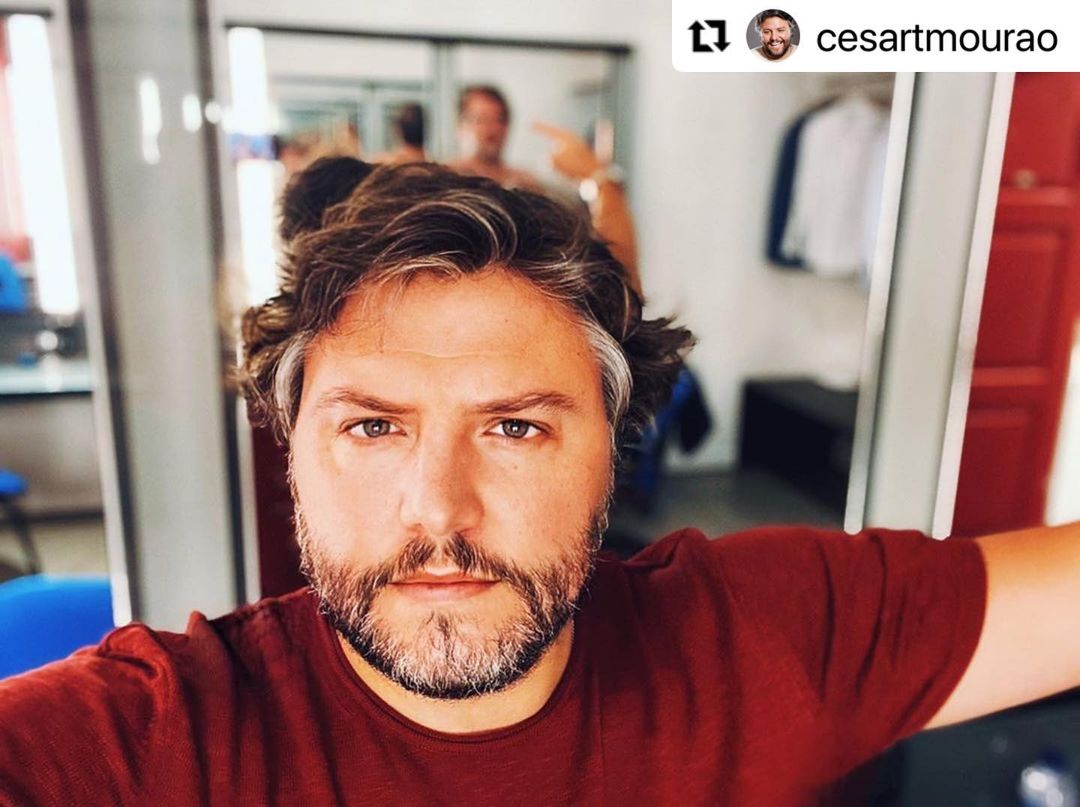 César Mourão abdica de cachet e distribui dinheiro pelos músicos e técnicos