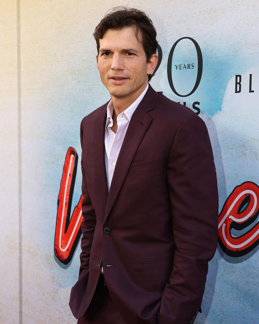 Doença rara impediu Ashton Kutcher de andar, ver e ouvir. Ator acha uma “sorte” ainda estar vivo