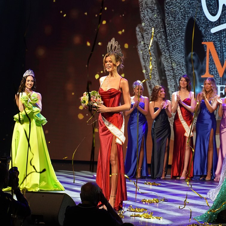 Mulher transgénero foi coroada Miss Países Baixos pela primeira vez. Rikkie Kollé vai competir para Miss Universo
