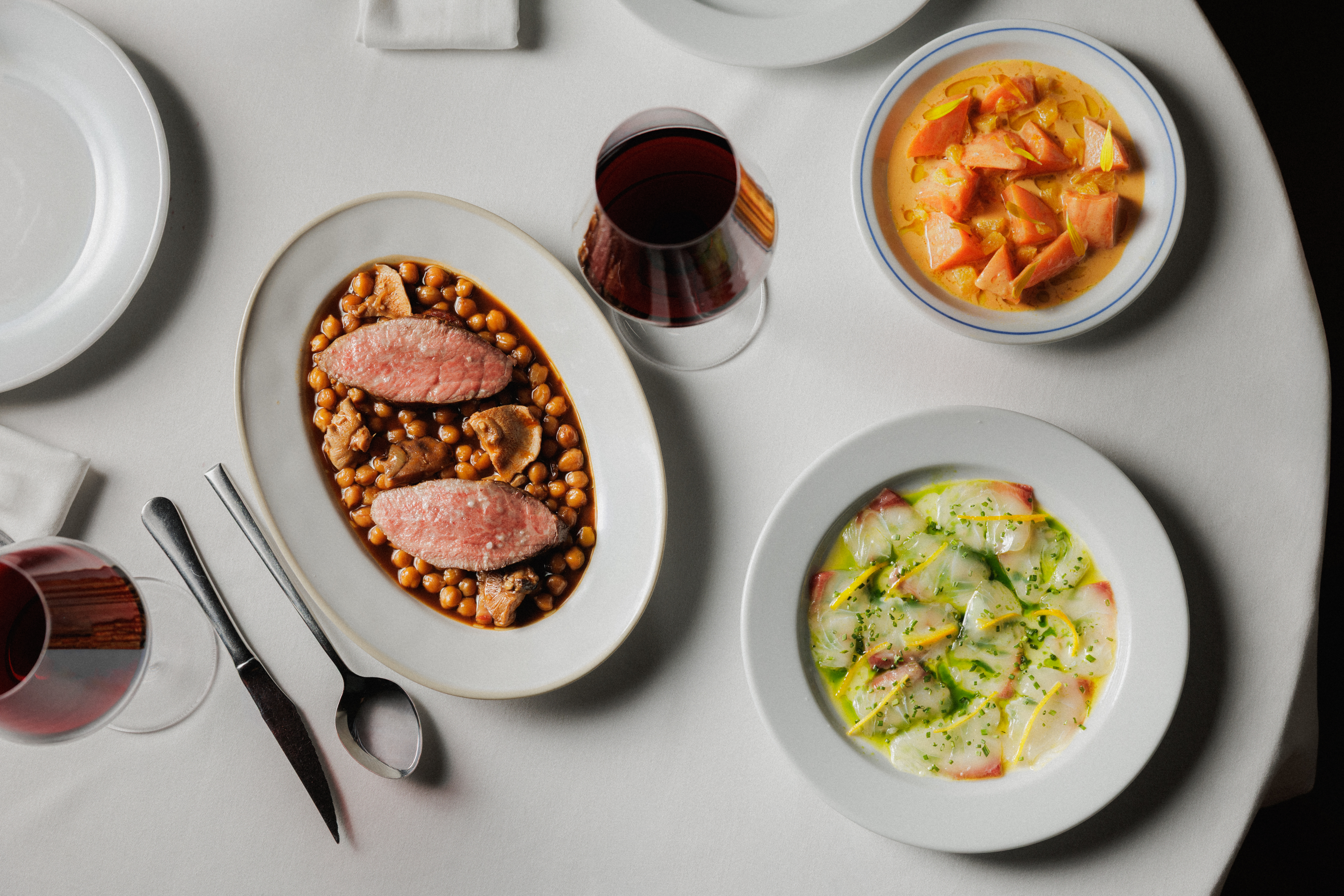 Novo chef, novos pratos de conforto a 6€. Tem mesmo de conhecer as novidades do Ofício