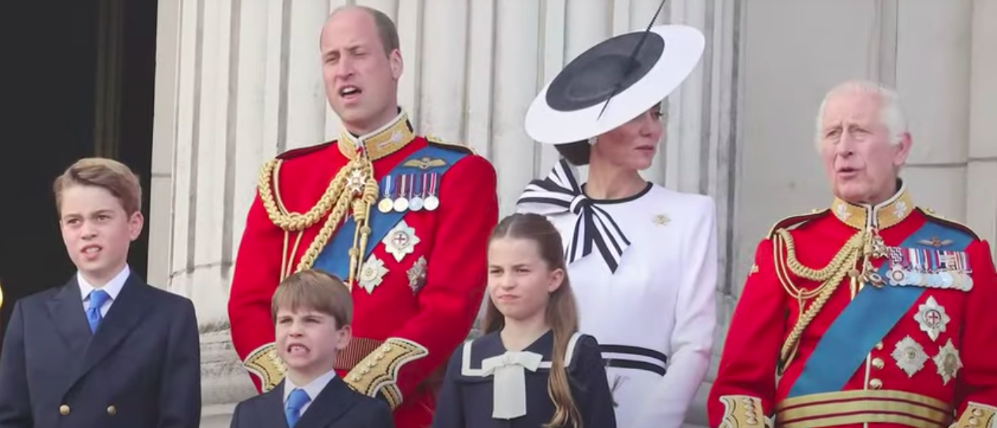 Príncipe Louis volta a fazer das suas em evento real. E até a irmã teve de o repreender para não embaraçar a família