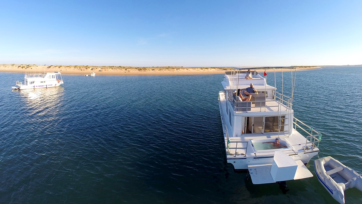 Dormir na Ria Formosa ou provar ostras a 1€. Temos 5 sugestões entre Olhão e Cacela Velha