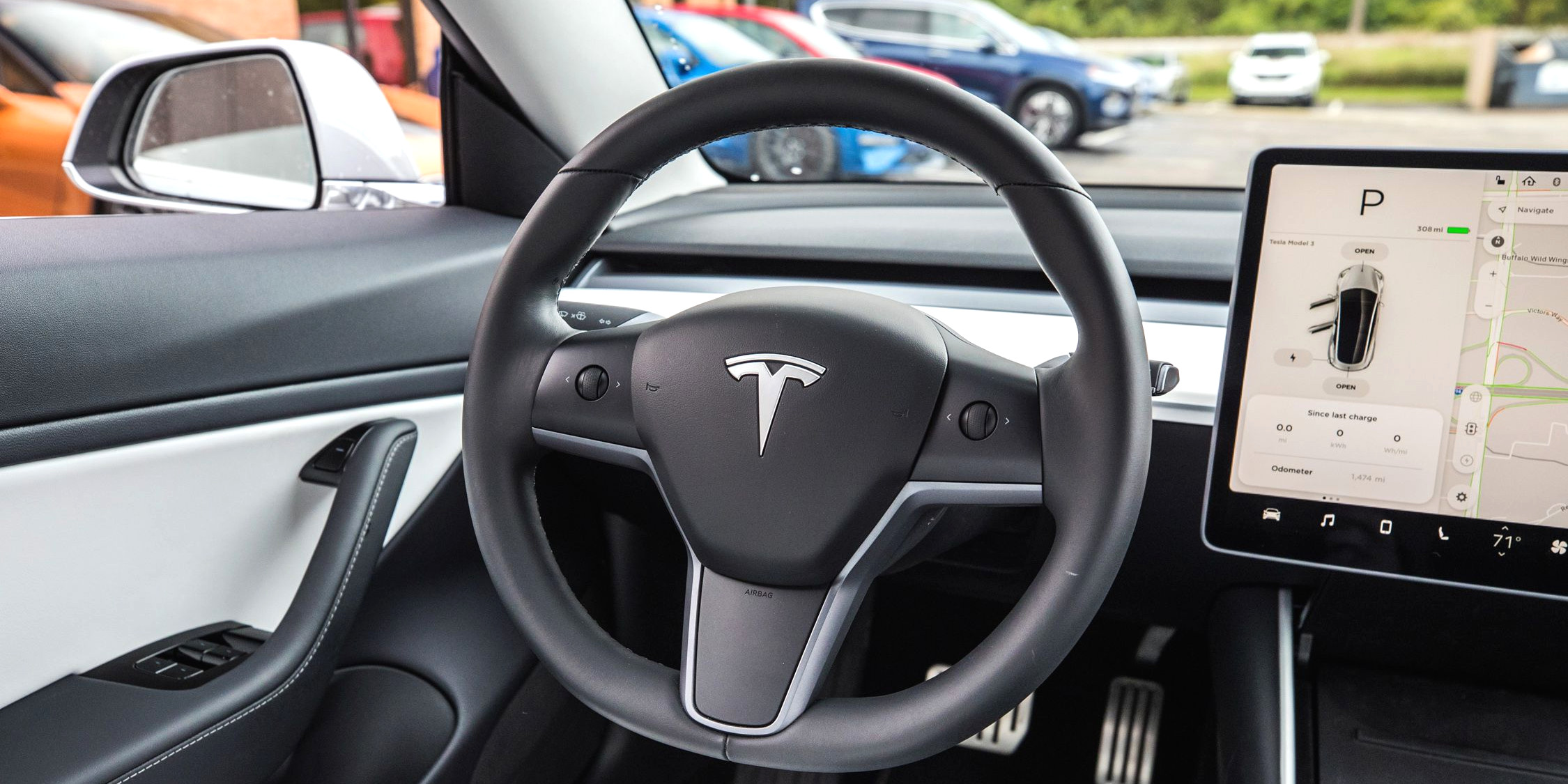 Dois acidentes fatais com automóveis Tesla indiciam que piloto automático não reconhece motocicletas