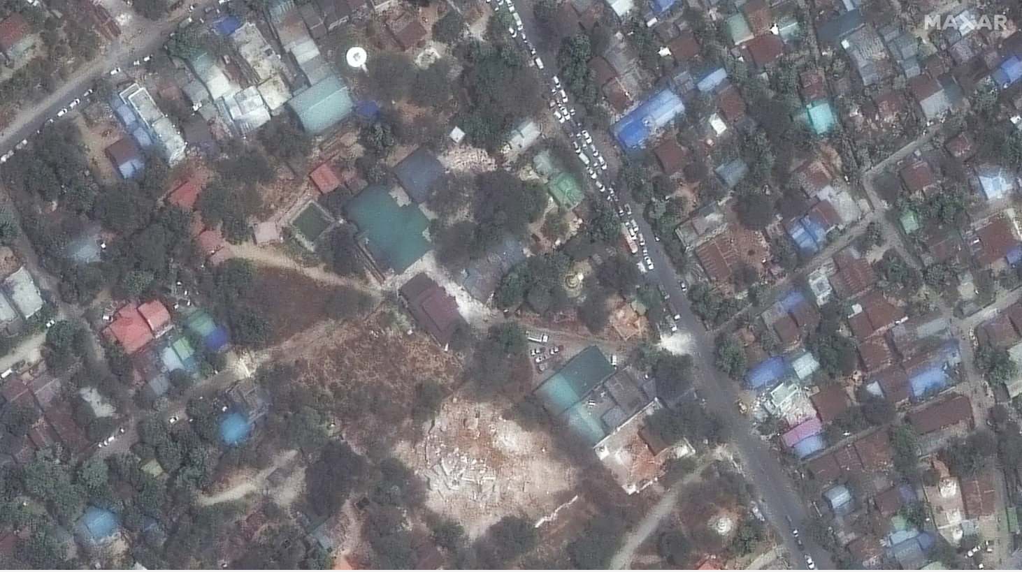 Imagens de satélite mostram o antes e o depois do sismo que abalou Mandalay no Myanmar este domingo