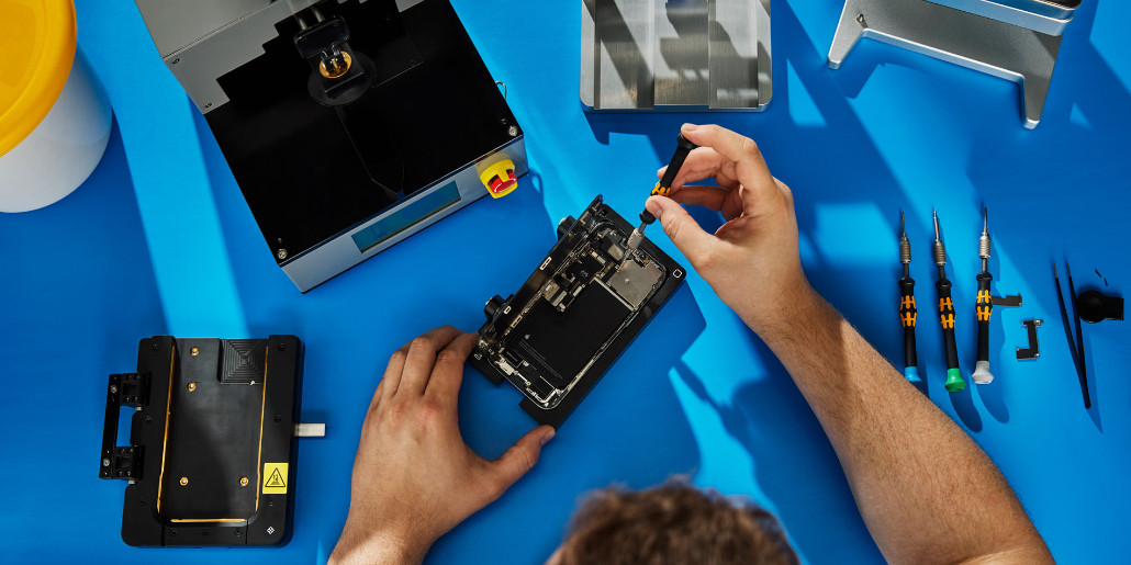 O pára-brisas ficou cheio de gelo? Eis o que deve fazer (e o que não convém mesmo)