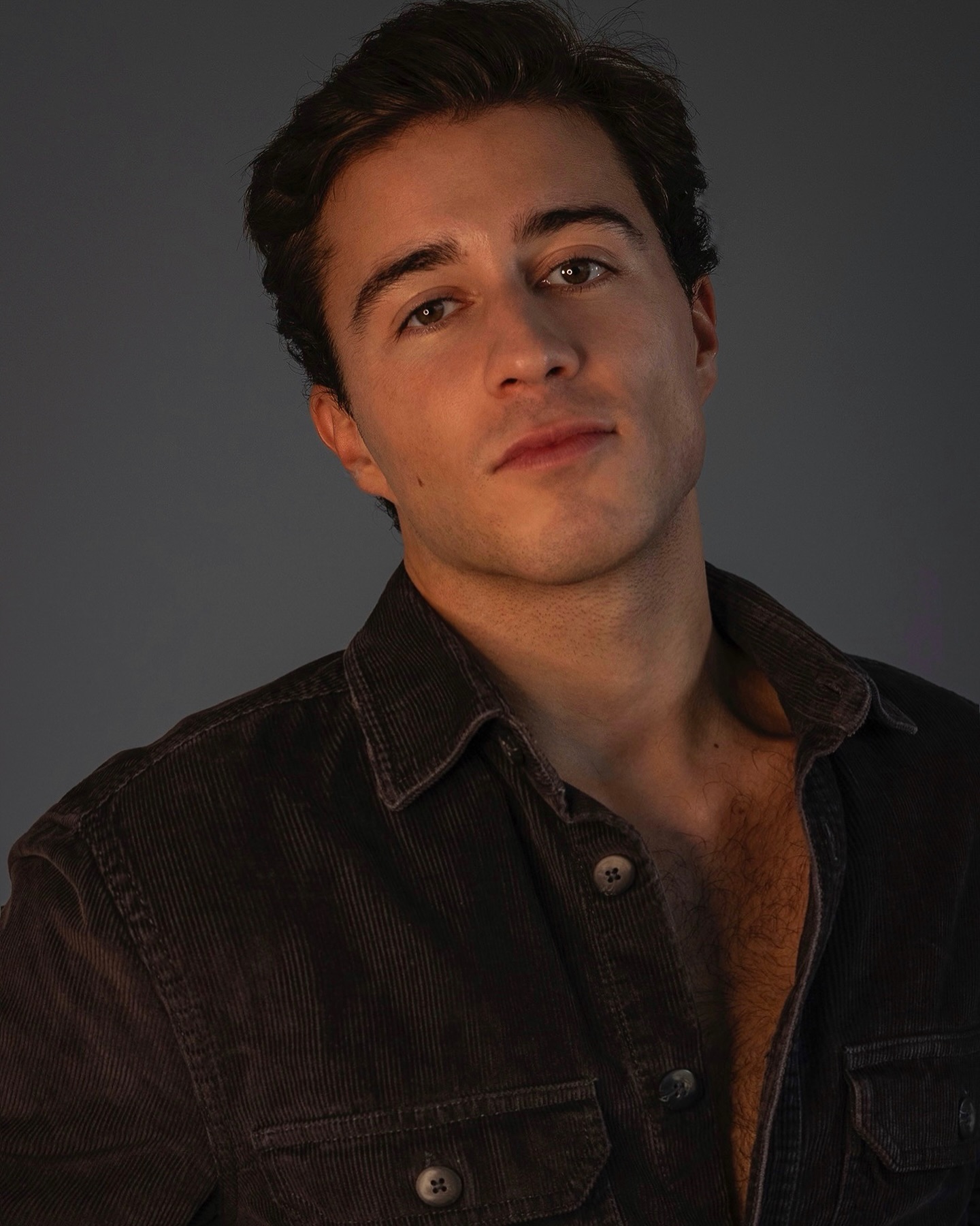 Está escolhido o ator que vai interpretar Tony Carreira na série da TVI. Veja as fotos