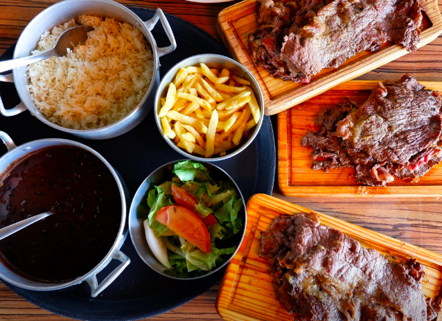 Coma até não conseguir mais nestes 5 spots com picanha à discrição (sem esquecer o feijão e a farofa)