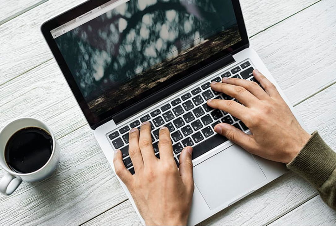 Marta foi vítima de bullying em criança. Agora, quer ajudar os jovens através da escrita