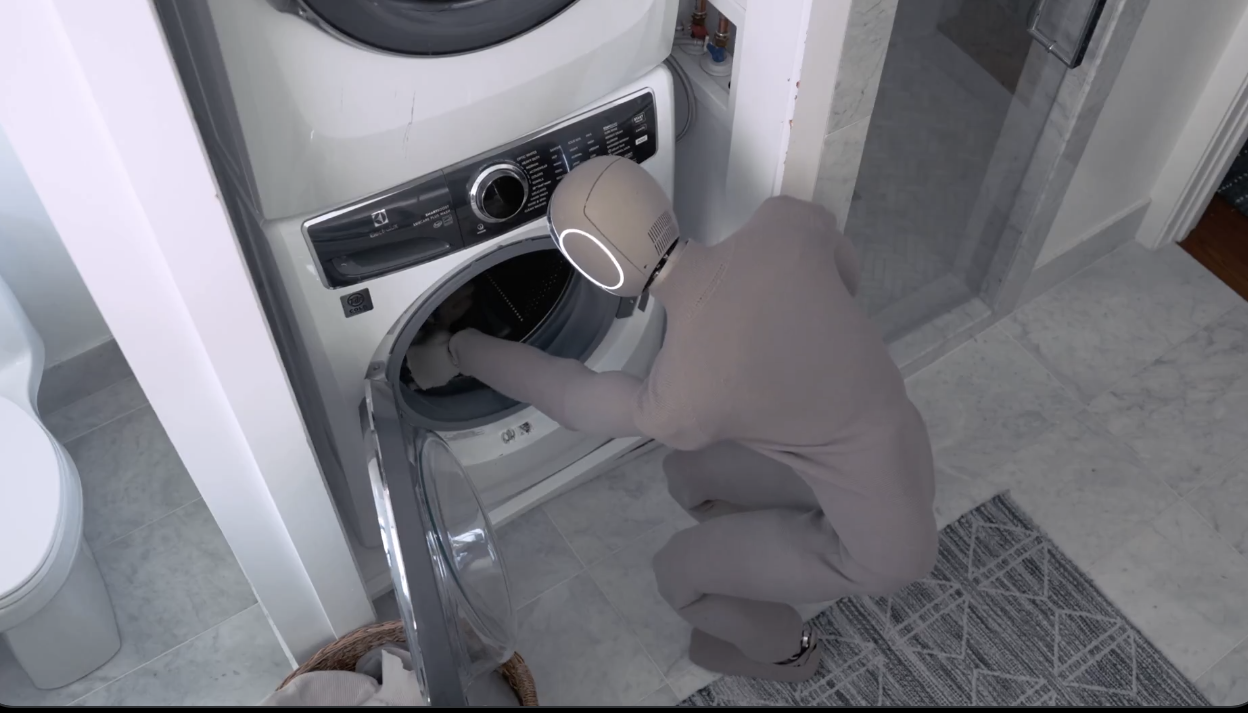 Hoje é dia de limpezas e lavandaria? O robot NEO está a preparar-se para o substituir nessas tarefas