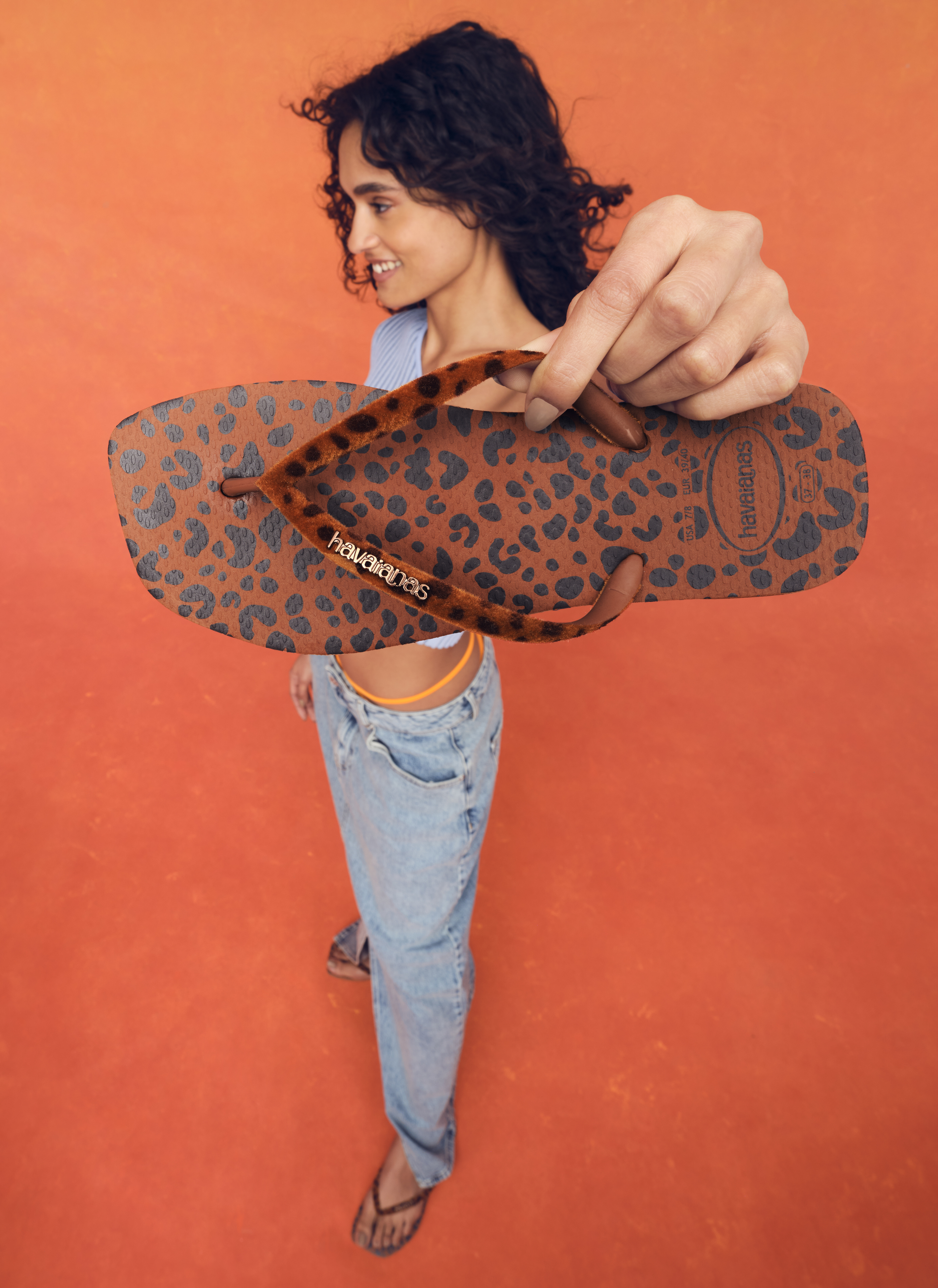 As novas Havaianas vêm confirmar a tendência dos chinelos de praia quadrados. E são igualmente confortáveis