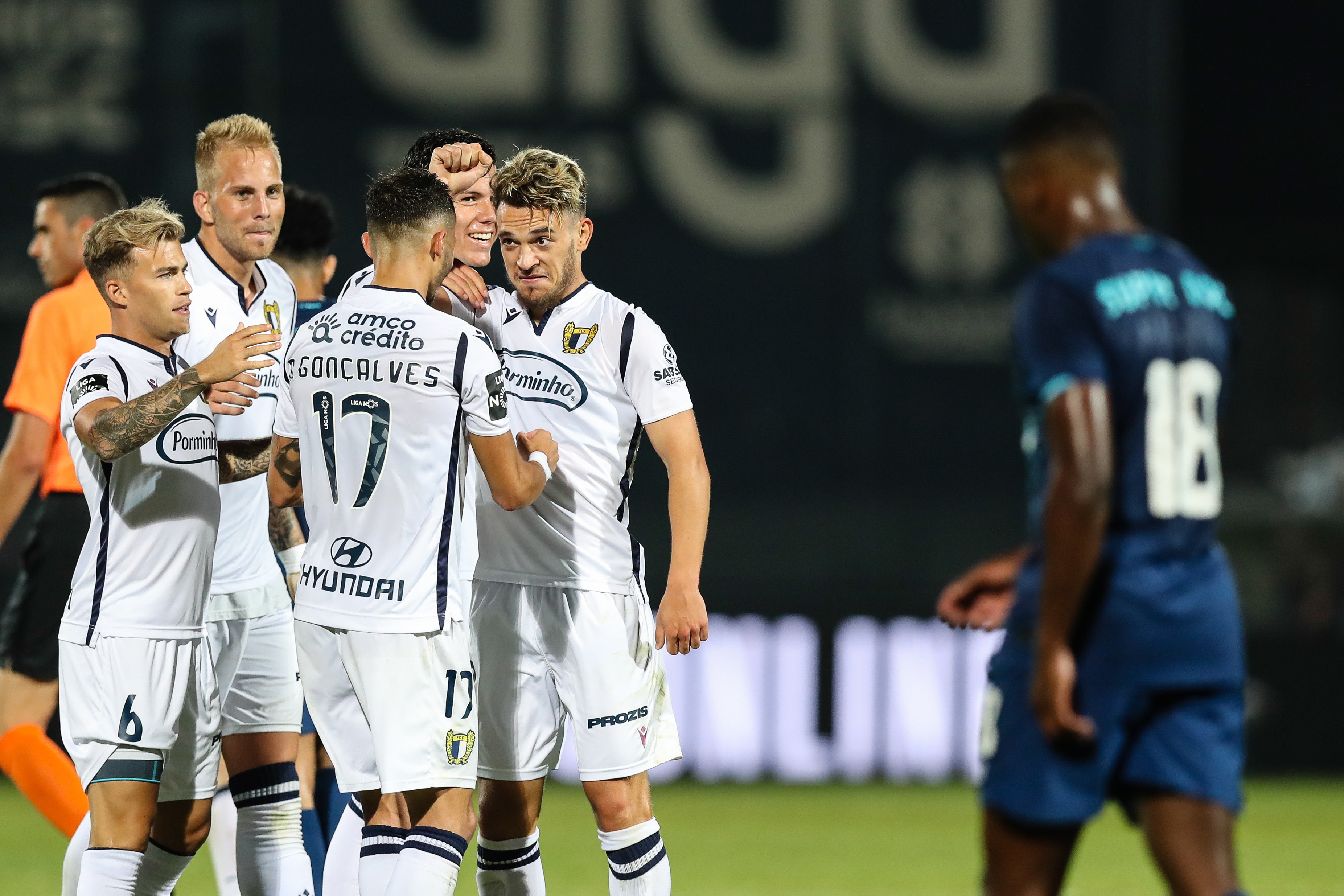 Famalicão 🆚 Porto, Dragão venenoso fica com Fama e proveito