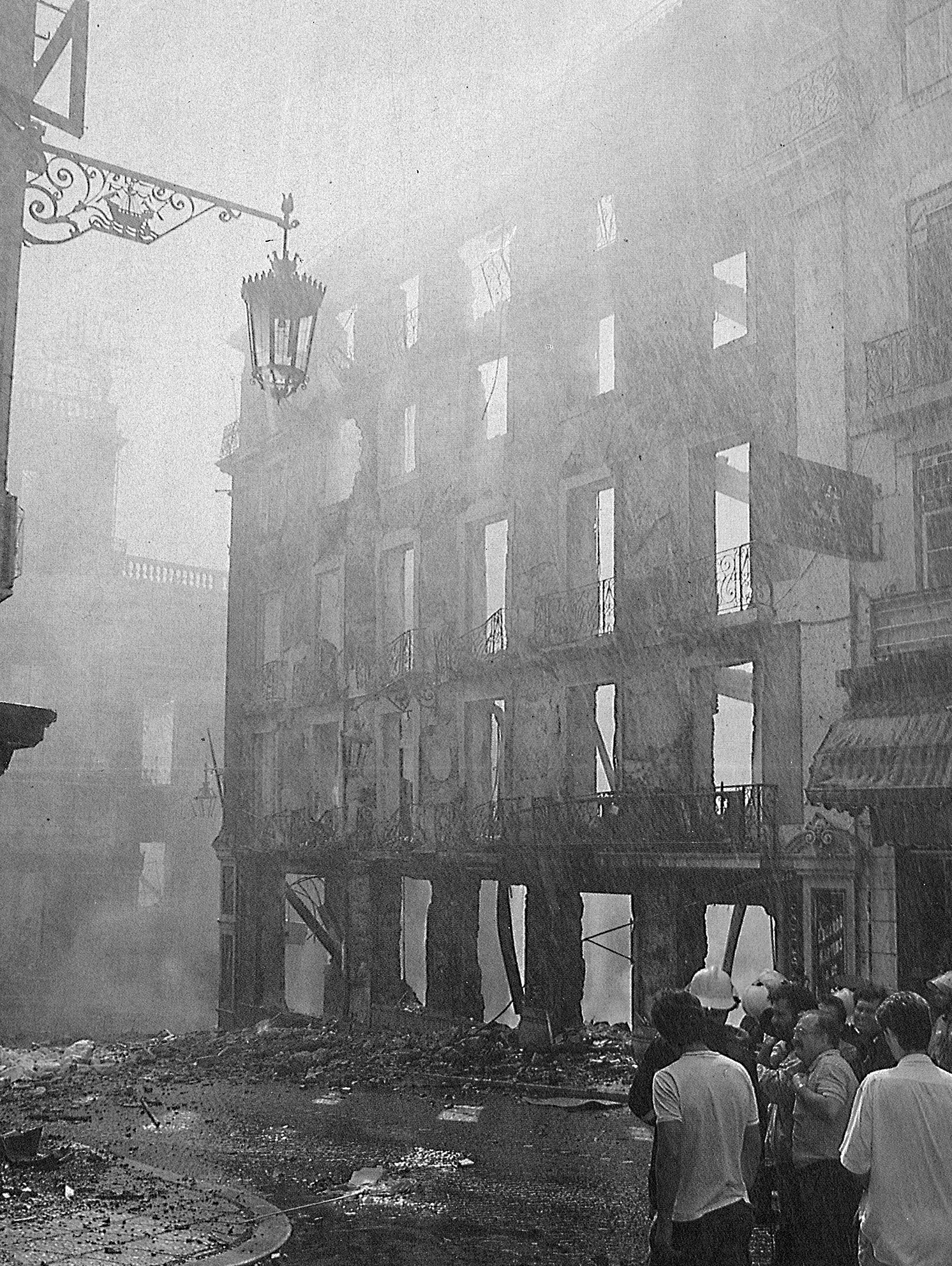 Incêndio no Chiado: “Um bocadinho de nós morreu naquele dia”