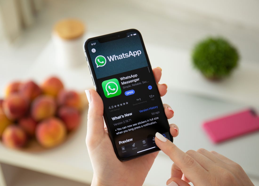 WhatsApp vai deixar de funcionar em vários telemóveis. Veja se o seu está na lista