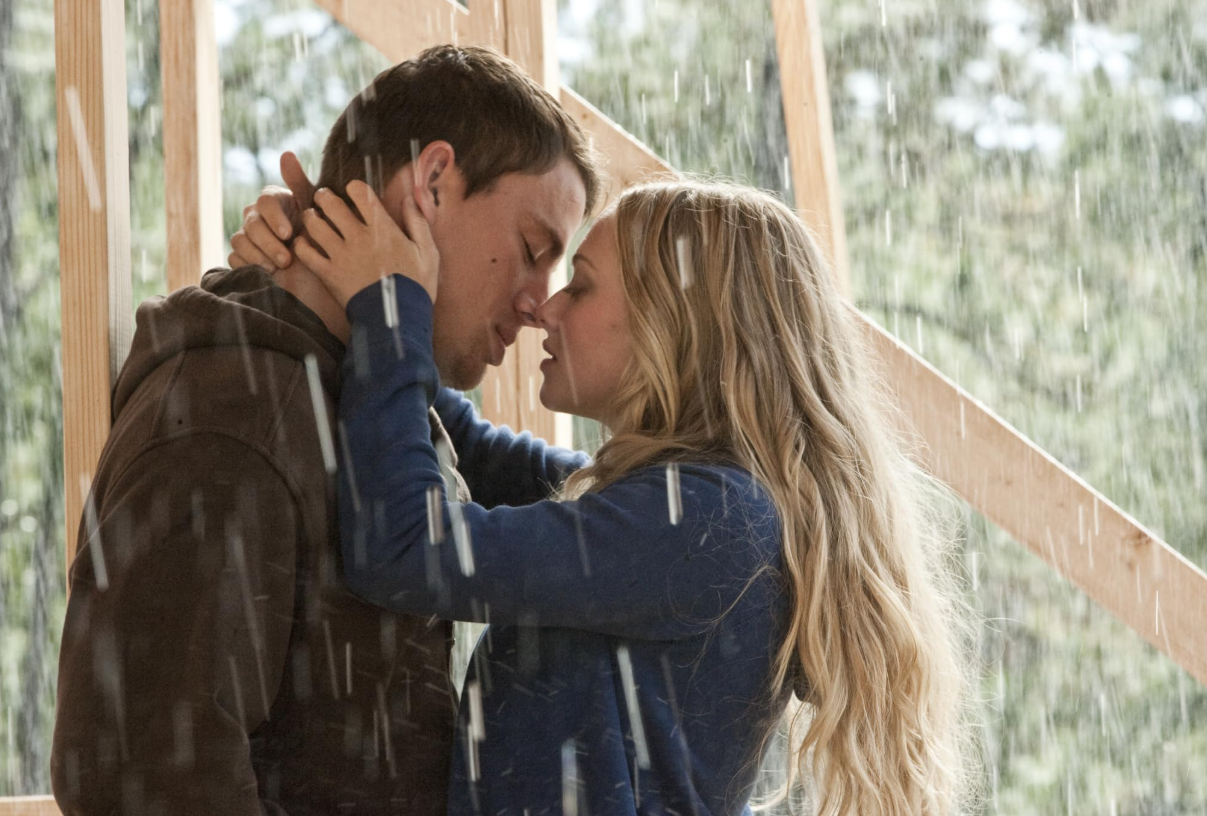 Channing Tatum fez partida épica com urina e um copo a Amanda Seyfried em “Juntos ao Luar” – e quase deu para o torto