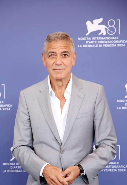 George Clooney disse adeus ao cabelo grisalho. Veja o novo e irreconhecível look do ator