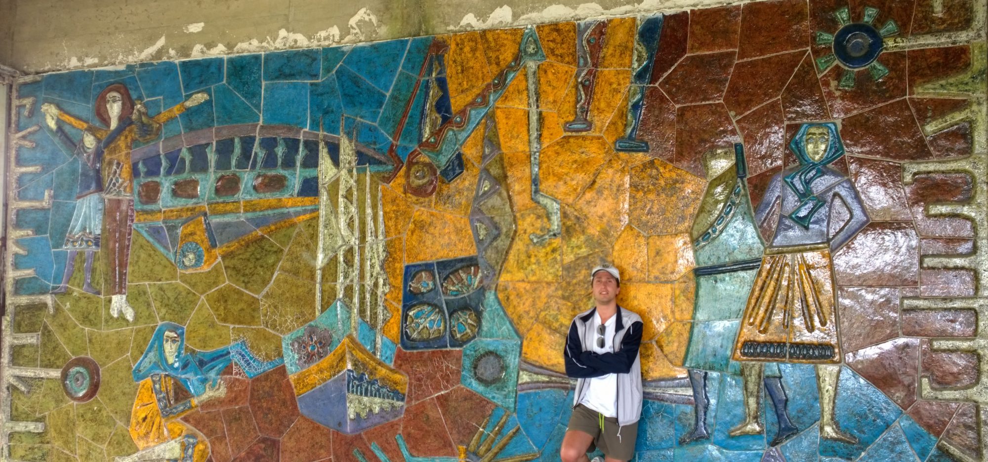 Fotografia. Ele é um caçador de locais abandonados e estas são as suas histórias e as suas imagens