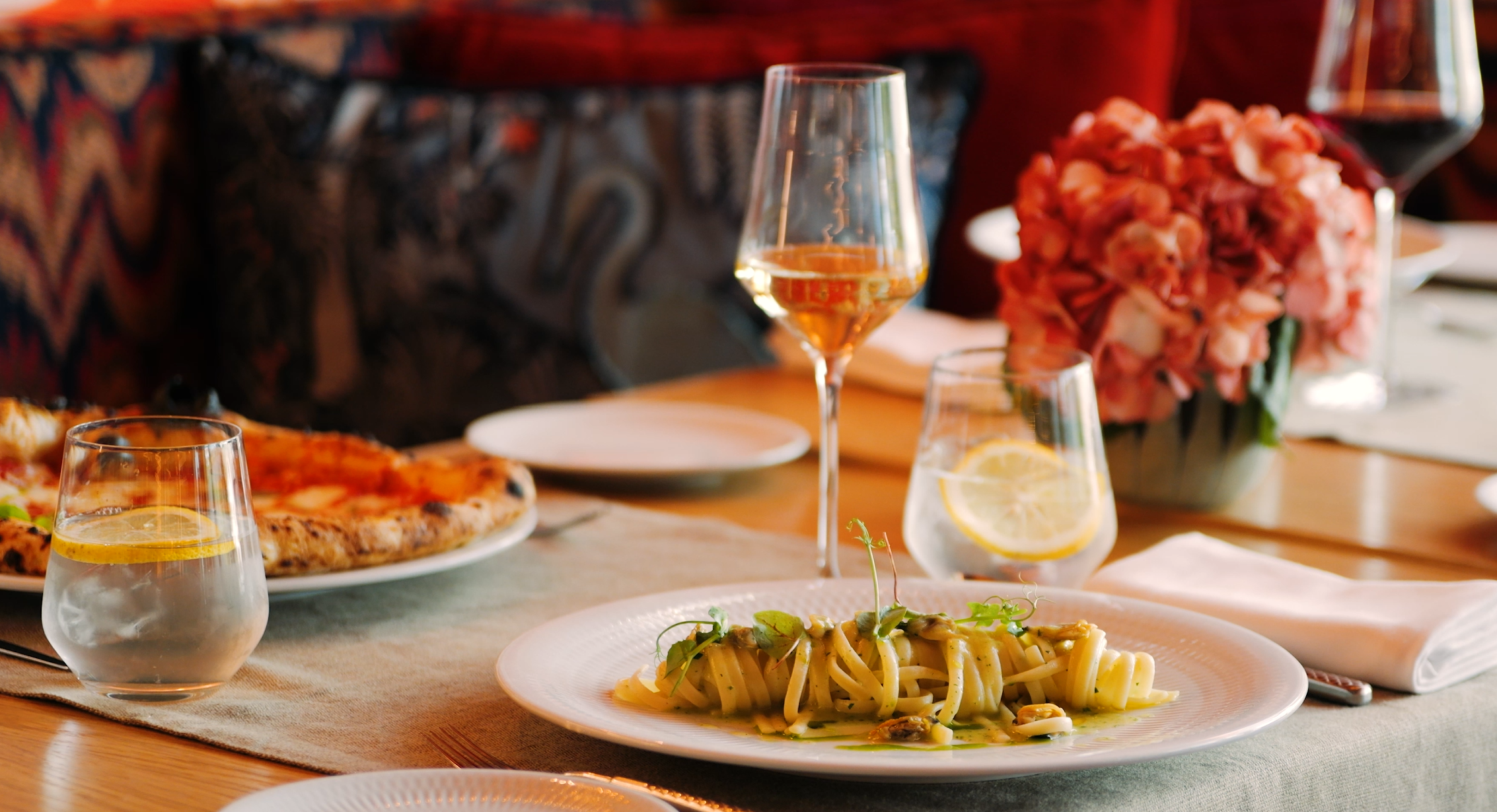 Taglioni de ouriço-do-mar é uma das muitas propostas irrecusáveis deste restaurante italiano em Cascais